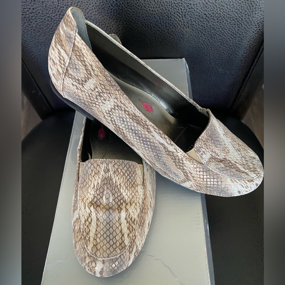 Brand new!! Ros Hommerson shoes